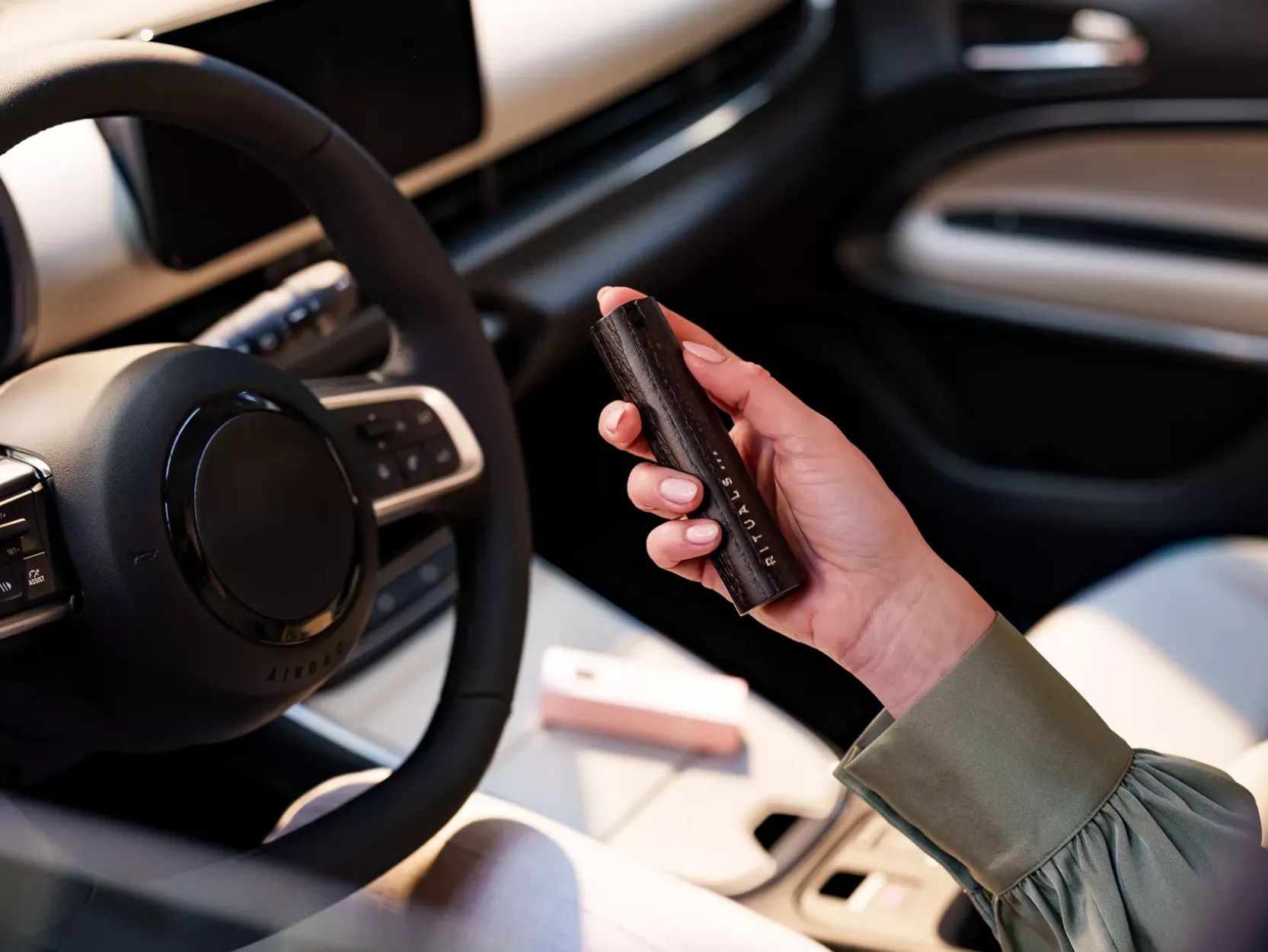 Luxury Car Perfume Holder|Rituals Outlet